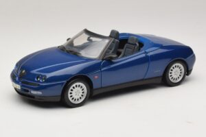Alfa Romeo Spider 916 Blå Maisto 1:18 31831 Metal