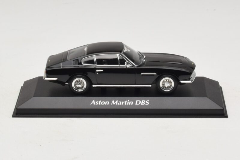 Aston Martin DBS Sort Maxichamps 1:43 Aston Martin DBS Sort Maxichamps 1:43 940137601 Metal