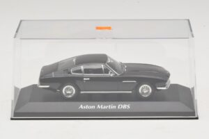 Aston Martin DBS Sort Maxichamps 1:43 940137601 Metal — billede 4 af 5