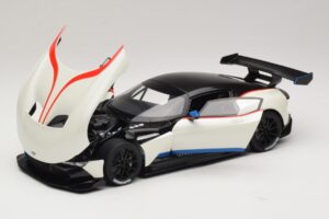 Aston Martin Vulcan Stratus White Med Blå og Røde Striber AUTOart 1:18 70261 Komposit — billede 2 af 8