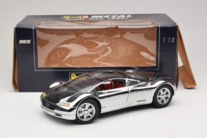 Audi Avus Quattro Chrome Silver Revell 1:18 08830 Metal — billede 8 af 8
