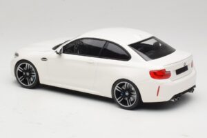 BMW M2 F87 Hvid Minichamps 1:18 155026104 Metal — billede 5 af 6