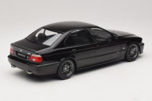 BMW M5 E39 Sort KK-Scale 1:18 KKDC181623 Metal — billede 2 af 6