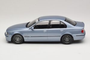 BMW M5 E39 Silverstone Blue Metallic KK-Scale 1:18 KKDC181622 Metal — billede 3 af 6