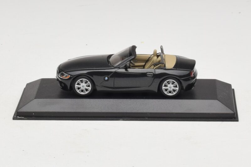 BMW Z4 E85 Sort Metallic Erstatningsæske Minichamps 1:43 80420144055-R1 Metal