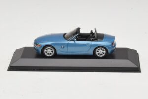 BMW Z4 E85 Lyseblå Metallic Erstatningsæske Minichamps 1:43 80420144054-R1 Metal
