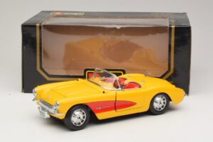 Chevrolet Corvette C1 Cabriolet Gul Rød Bburago 1:18 3034-M2 Metal — billede 8 af 8