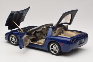 Chevrolet Corvette C5 Commemorative Edition Blå AUTOart 1:18 71157 Metal — billede 6 af 9