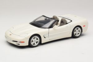 Chevrolet Corvette C5 Cabriolet Hvid Bburago 1:18 3076-P1 Metal