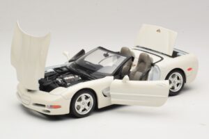 Chevrolet Corvette C5 Cabriolet Hvid Bburago 1:18 3076-P1 Metal — billede 2 af 8