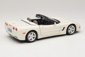 Chevrolet Corvette C5 Cabriolet Hvid Bburago 1:18 3076-P1 Metal — billede 3 af 8