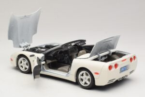 Chevrolet Corvette C5 Cabriolet Hvid Bburago 1:18 3076-P1 Metal — billede 5 af 8