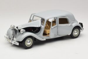 Citroen 15CV Six Grå Maisto 1:18 31837 Metal — billede 2 af 8