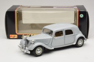 Citroen 15CV Six Grå Maisto 1:18 31837 Metal — billede 8 af 8