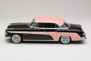 DeSoto Fireflite Sedan Sort & Pink KK-Scale 1:18 KKDC181542 Metal — billede 3 af 6