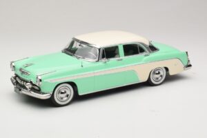 DeSoto Fireflite Sedan Lysegrøn & Creme KK-Scale 1:18 KKDC181543 Metal