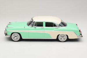 DeSoto Fireflite Sedan Lysegrøn & Creme KK-Scale 1:18 KKDC181543 Metal — billede 3 af 6