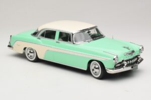 DeSoto Fireflite Sedan Lysegrøn & Creme KK-Scale 1:18 KKDC181543 Metal — billede 4 af 6