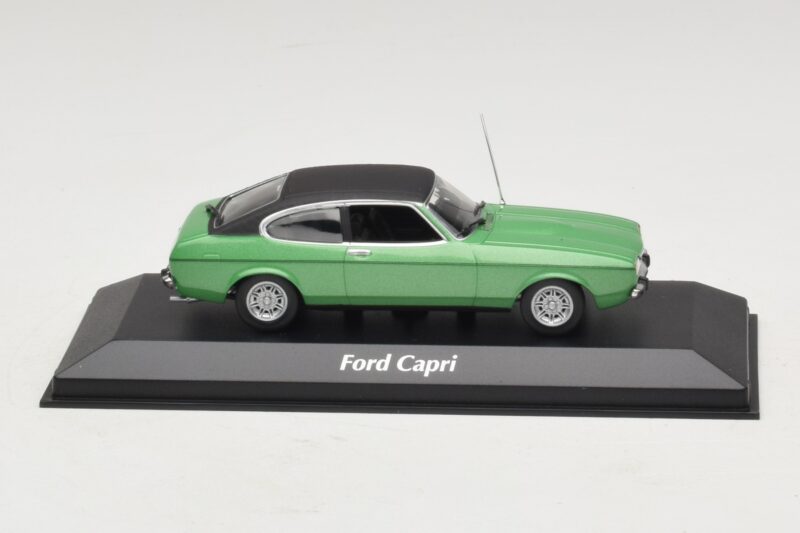 Ford Capri II Grøn Metallic Maxichamps 1:43 Ford Capri II Grøn Metallic Maxichamps 1:43 940081200 Metal