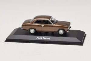 Ford Escort Mk1 Brun Metallic Maxichamps 1:43 Ford Escort Mk1 Brun Metallic Maxichamps 1:43 940081000 Metal