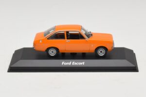 Ford Escort Mk2 Orange Maxichamps 1:43 Ford Escort Mk2 Orange Maxichamps 1:43 940084101 Metal