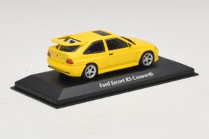 Ford Escort RS Cosworth Gul Maxichamps 1:43 940082101 Metal — billede 2 af 5