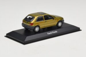 Ford Fiesta Mk4 Guld Maxichamps 1:43 940085060 Metal — billede 2 af 5