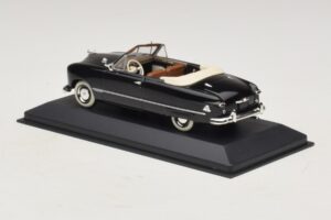 Ford FL Cabriolet Sort Minichamps 1:43 400082231 Metal — billede 3 af 5