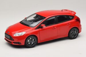 Ford Focus ST Mk2 Rød Minichamps 1:18 110082002 Metal