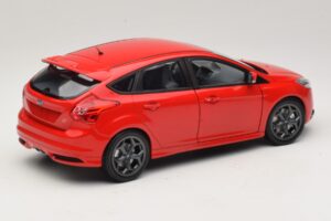 Ford Focus ST Mk2 Rød Minichamps 1:18 110082002 Metal — billede 3 af 8