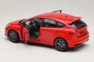 Ford Focus ST Mk2 Rød Minichamps 1:18 110082002 Metal — billede 5 af 8