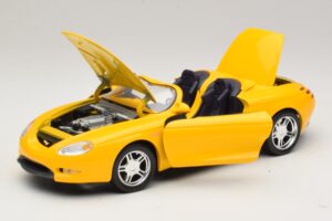 Ford Mustang Mach III Cabriolet Gul Maisto 1:18 32815 Metal — billede 2 af 8