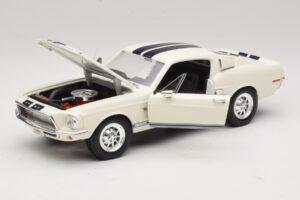 Ford Shelby GT500KR Hvid Road Legends 1:18 92168 Metal — billede 2 af 8