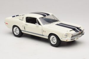 Ford Shelby GT500KR Hvid Road Legends 1:18 92168 Metal — billede 6 af 8