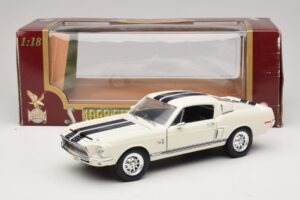 Ford Shelby GT500KR Hvid Road Legends 1:18 92168 Metal — billede 8 af 8