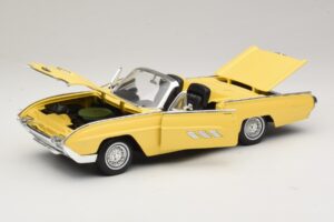 Ford Thunderbird Cabriolet Gul Anson 1:18 30334-P1 Metal — billede 2 af 8