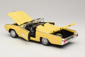 Ford Thunderbird Cabriolet Gul Anson 1:18 30334-P1 Metal — billede 5 af 8