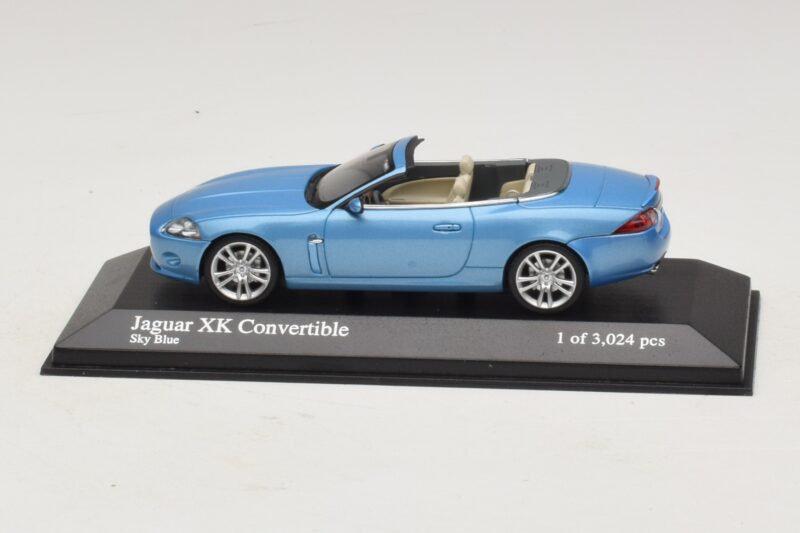 Jaguar XK X150 Cabriolet Lyseblå Metallic Minichamps 1:43 Jaguar XK X150 Cabriolet Lyseblå Metallic Minichamps 1:43 400130530 Metal