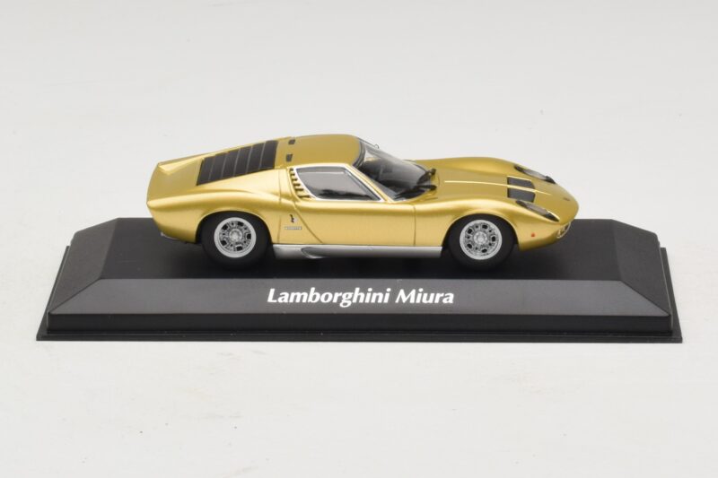 Lamborghini Miura P400 Guld Maxichamps 1:43 Lamborghini Miura P400 Guld Maxichamps 1:43 940103002 Metal