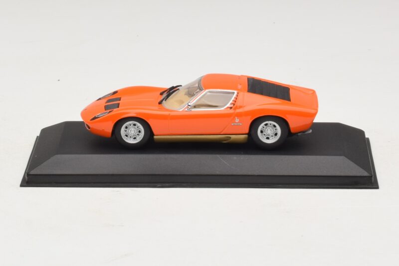Lamborghini Miura P400 Orange Minichamps 1:43 Lamborghini Miura P400 Orange Minichamps 1:43 430103002 Metal