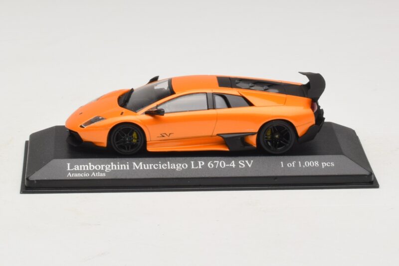 Lamborghini Murcielago LP670-4 SV Orange Metallic Minichamps 1:43 Lamborghini Murcielago LP670-4 SV Orange Metallic Minichamps 1:43 400103942 Metal