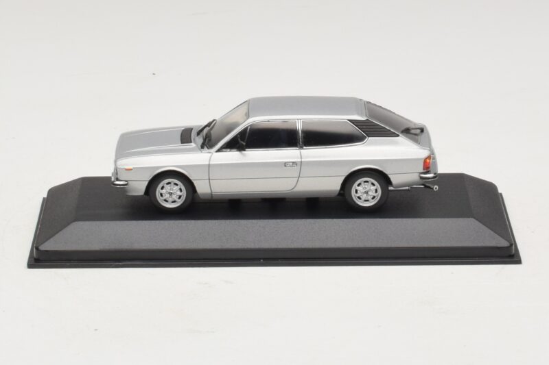 Lancia Beta HPE Sølv Minichamps 1:43 Lancia Beta HPE Sølv Minichamps 1:43 400125711 Metal