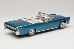 Lincoln Continental Convertible Turkis Metallic KK-Scale 1:18 KKDC181524 Metal — billede 3 af 7