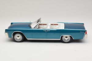 Lincoln Continental Convertible Turkis Metallic KK-Scale 1:18 KKDC181524 Metal — billede 4 af 7
