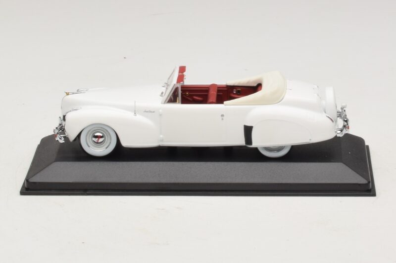 Lincoln Continental Cabriolet Hvid Minichamps 1:43 Lincoln Continental Cabriolet Hvid Minichamps 1:43 400082501 Metal