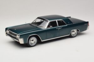 Lincoln Continental Mørkegrøn Metallic Matrix Reloaded & Revolutions KK-Scale 1:18 KKDC181481 Metal