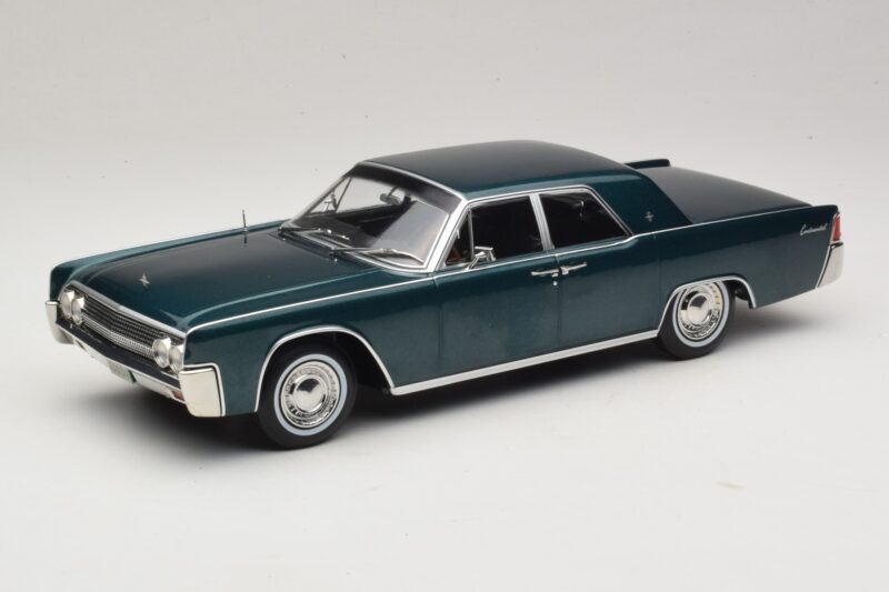 Lincoln Continental Mørkegrøn Metallic Matrix Reloaded & Revolutions KK-Scale 1:18 KKDC181481 Metal