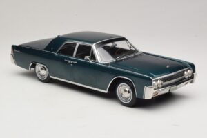 Lincoln Continental Mørkegrøn Metallic Matrix Reloaded & Revolutions KK-Scale 1:18 KKDC181481 Metal — billede 4 af 6