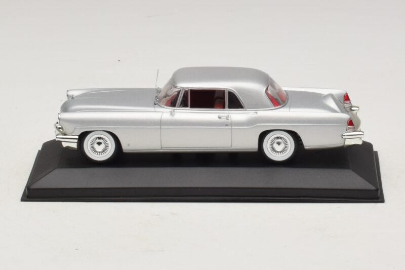 Lincoln Continental Mark II Sølv Minichamps 1:43 Lincoln Continental Mark II Sølv Minichamps 1:43 400082301 Metal