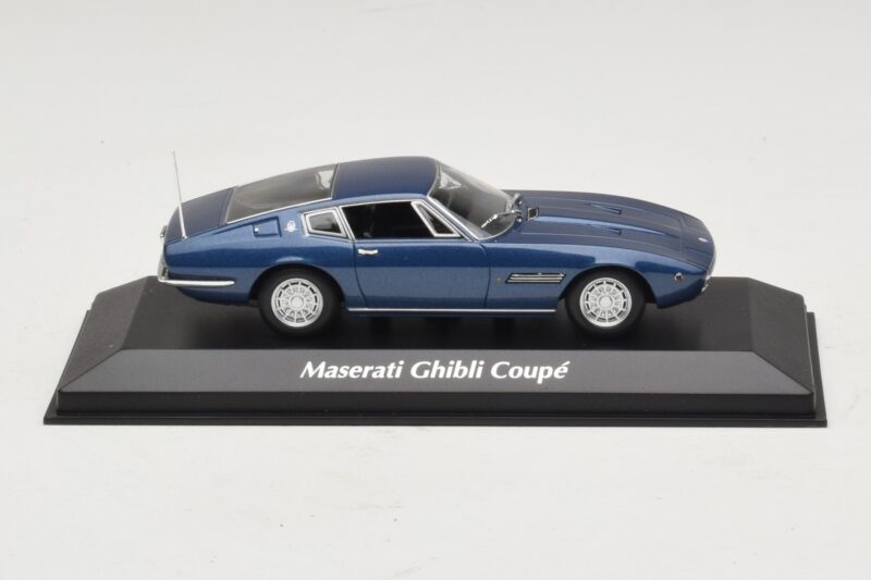 Maserati Ghibli Blå Metallic Maxichamps 1:43 940123321 Metal